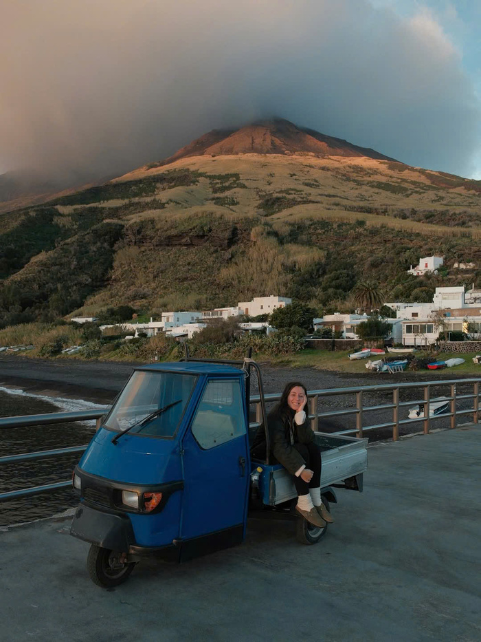 Top các hòn đảo đẹp nổi tiếng ở Ý - Đảo Stromboli