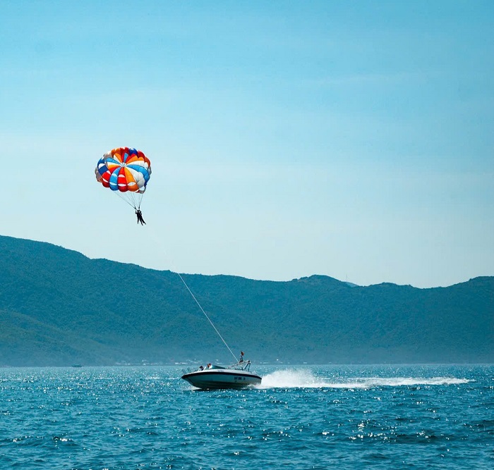 Nhảy dù trên Hòn Tre Nha Trang