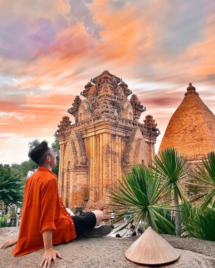 Tháp Bà Ponagar đẹp không kém Hòn Tre Nha Trang