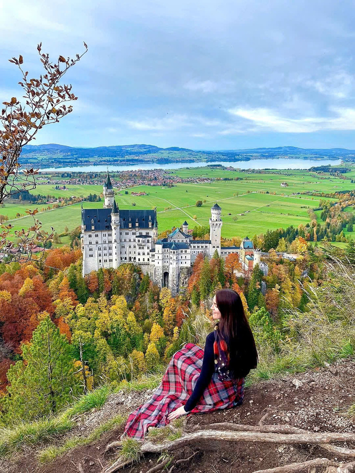 Thời điểm ghé thăm lâu đài Neuschwanstein Đức lý tưởng là mùa thu và xuân