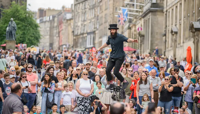 Các lễ hội mùa hè ở châu Âu - Lễ hội Edinburgh Festival Fringe – Scotland