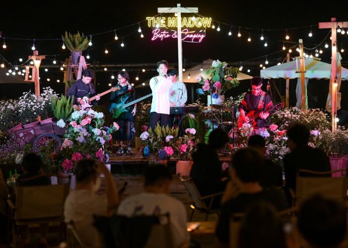 Đêm nhạc live vào tối thứ 7 và CN tại Thảo Nguyên Hoa Long Biên