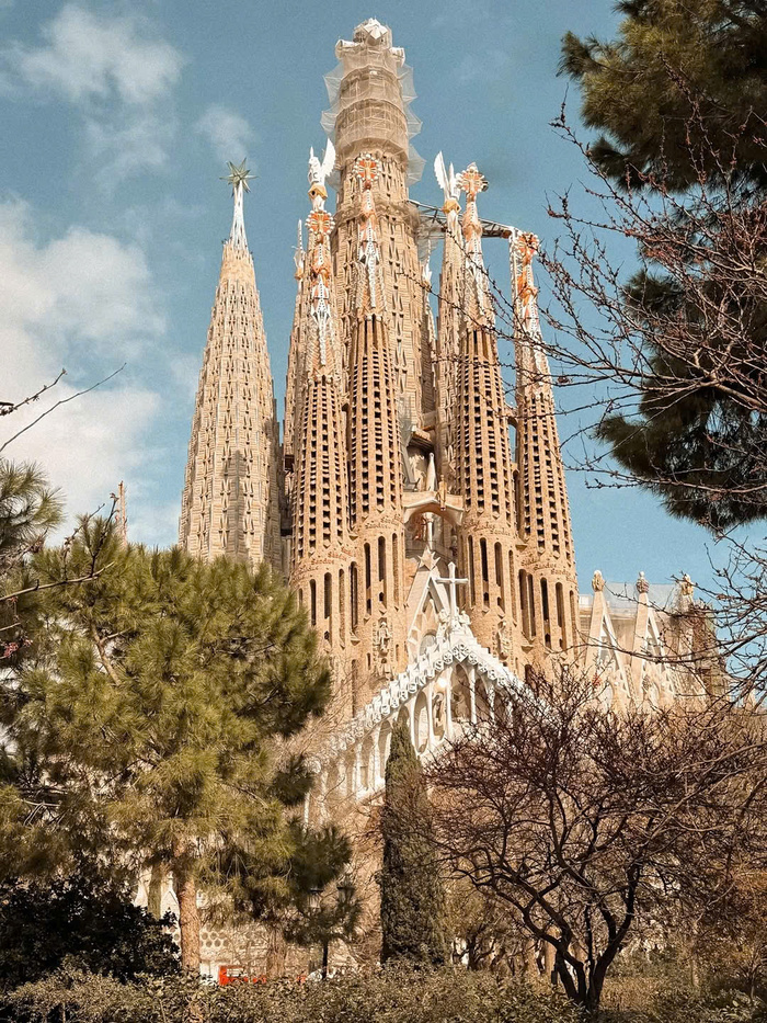 Vương cung thánh đường Sagrada Família Tây Ban Nha được xây dựng trong suốt 140 năm
