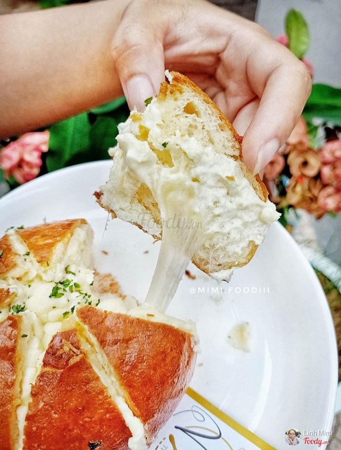 bánh mì bơ tỏi phô mai