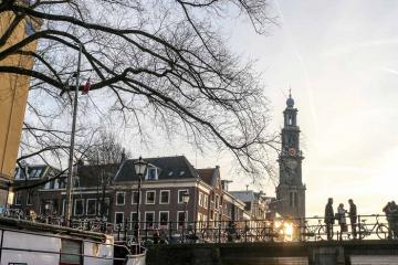 Amsterdam quạnh hiu và vắng lặng trong lệnh 'giãn cách xã hội'