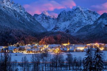 Đến và 'đánh thức' nàng 'công chúa Slovenia' ngủ trong rừng