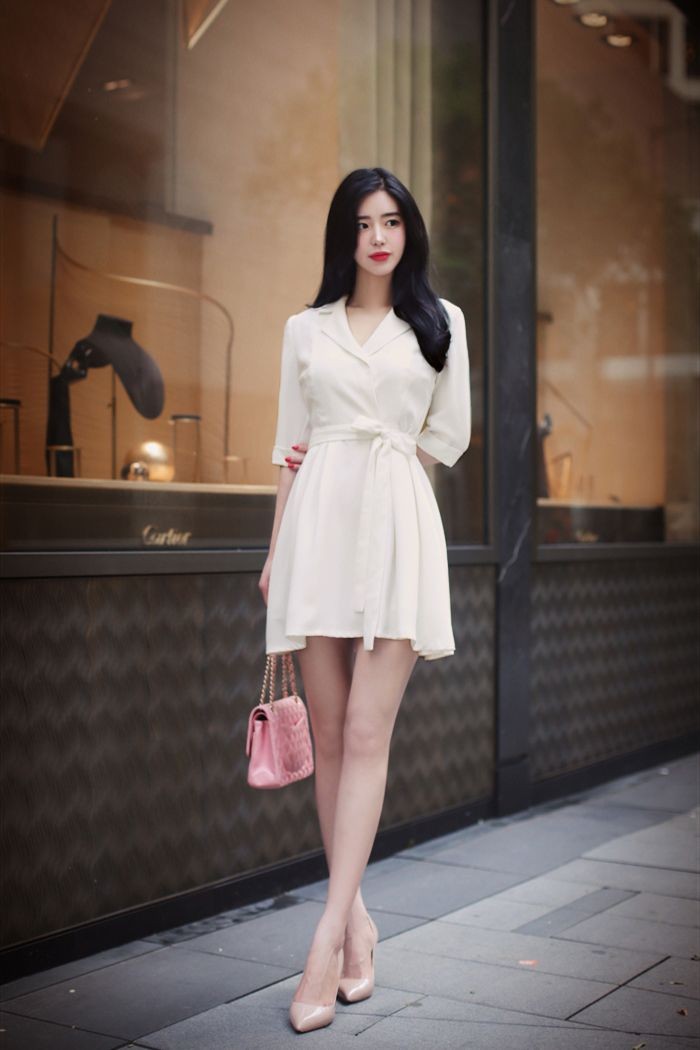 Mách bạn cách diện váy trắng đẹp hoàn hảo cho mọi hoàn cảnh | IVY moda