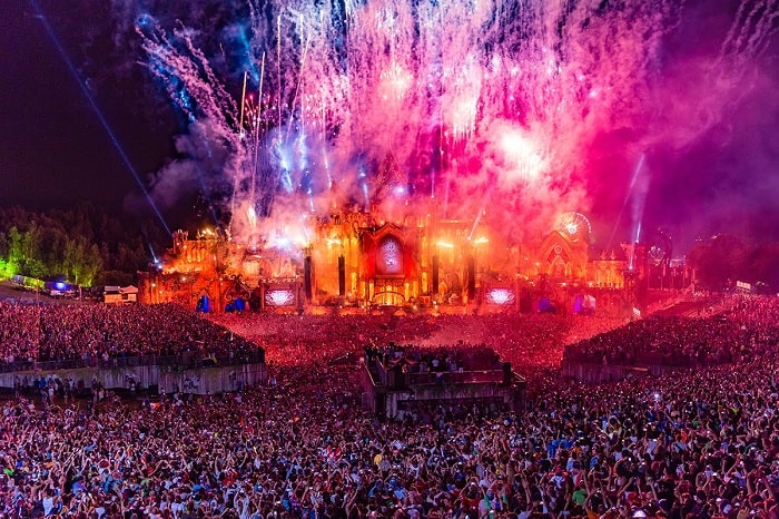 lễ hội tomorrowand là lễ hội âm nhạc điện tử và là một trong những lễ hội âm nhạc lớn nhất thế giới