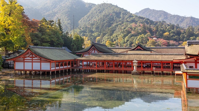 Thị trấn Miyajima của Nhật là một trong các thị trấn bình yên nhất thế giới