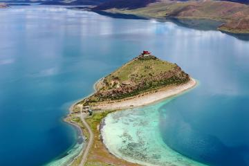 Khám phá 'ngôi chùa cô đơn nhất thế giới' ở Tây Tạng