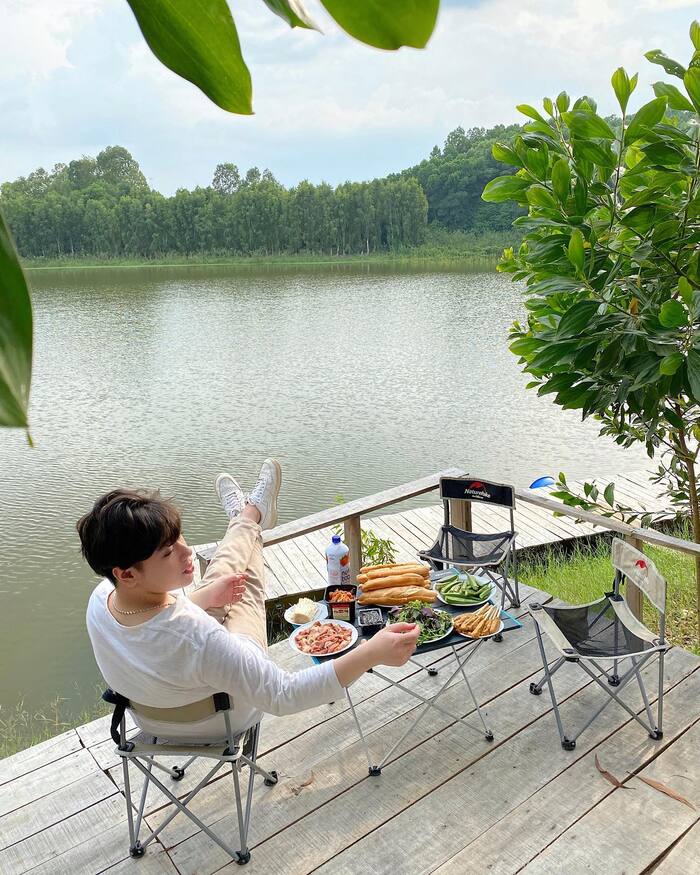 Dã ngoại thảnh thơi vào ngày cuối tuần sôi nổi tại các hồ nước đẹp ở Hà Nội