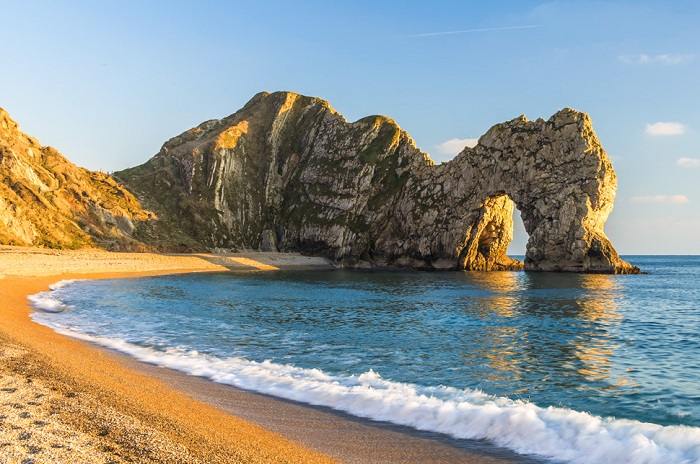 bãi biển đẹp nhất châu Âu với cổng vòm Durdle Door