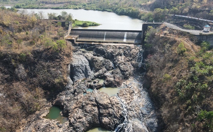 Bãi đá cổ làng Đôn Hyang