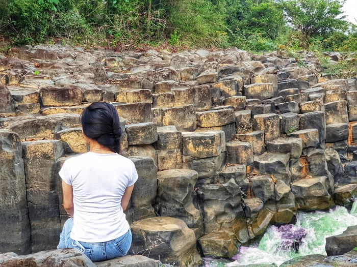 Bãi đá cổ làng Đôn Hyang