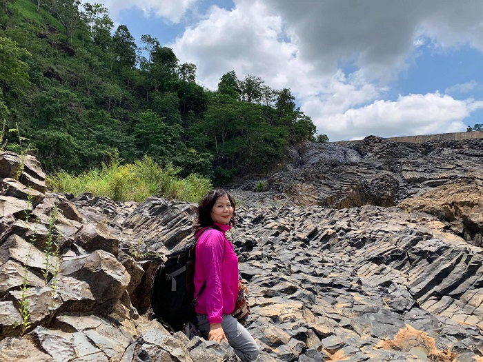 Bãi đá cổ làng Đôn Hyang