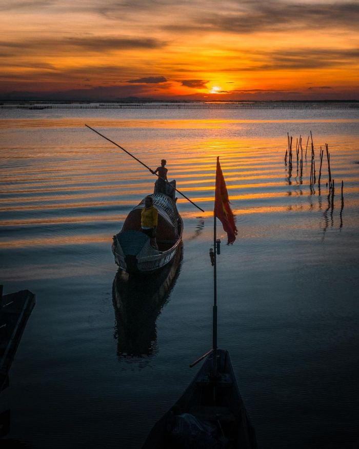 Hoàng hôn đầm Cầu Hai Huế 