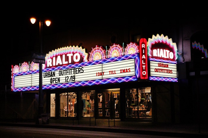 Rialto Theatre trở thành di tích lịch sử của khu phố