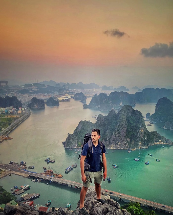 Đỉnh núi bài thơ quảng ninh 