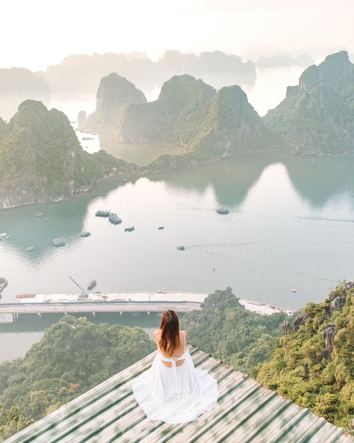 Núi bài thơ quảng ninh 