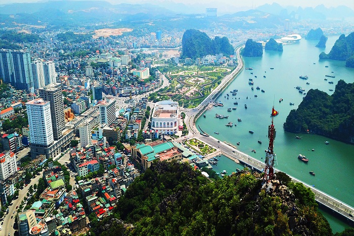 Núi bài thơ quảng ninh 