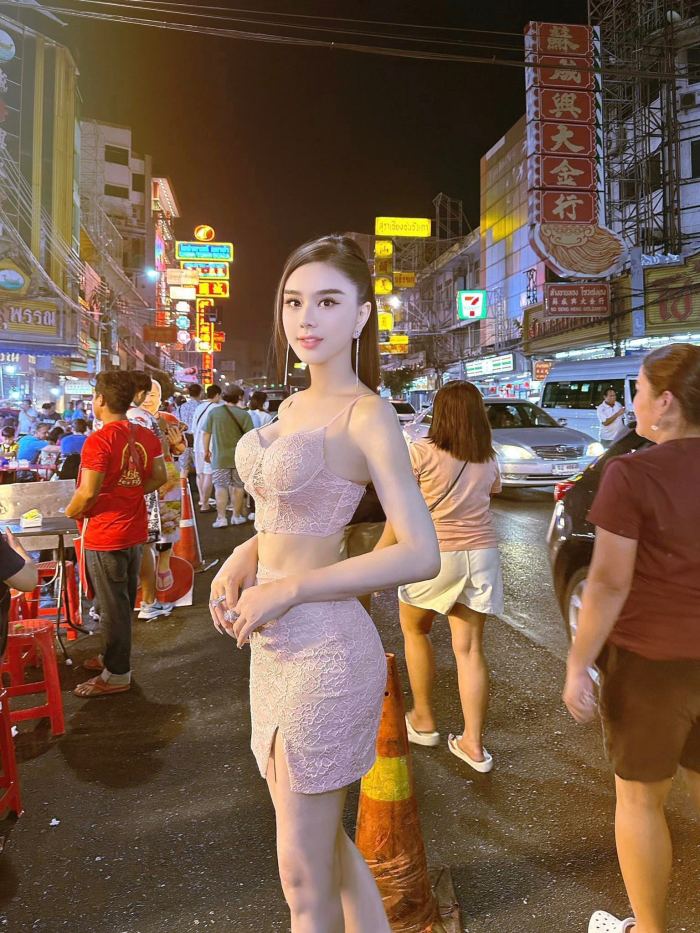 Sao Việt đón Tết té nước Songkran 2023