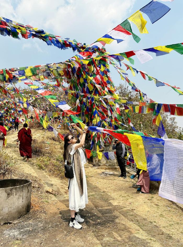 Trang Nhung du lịch Nepal 