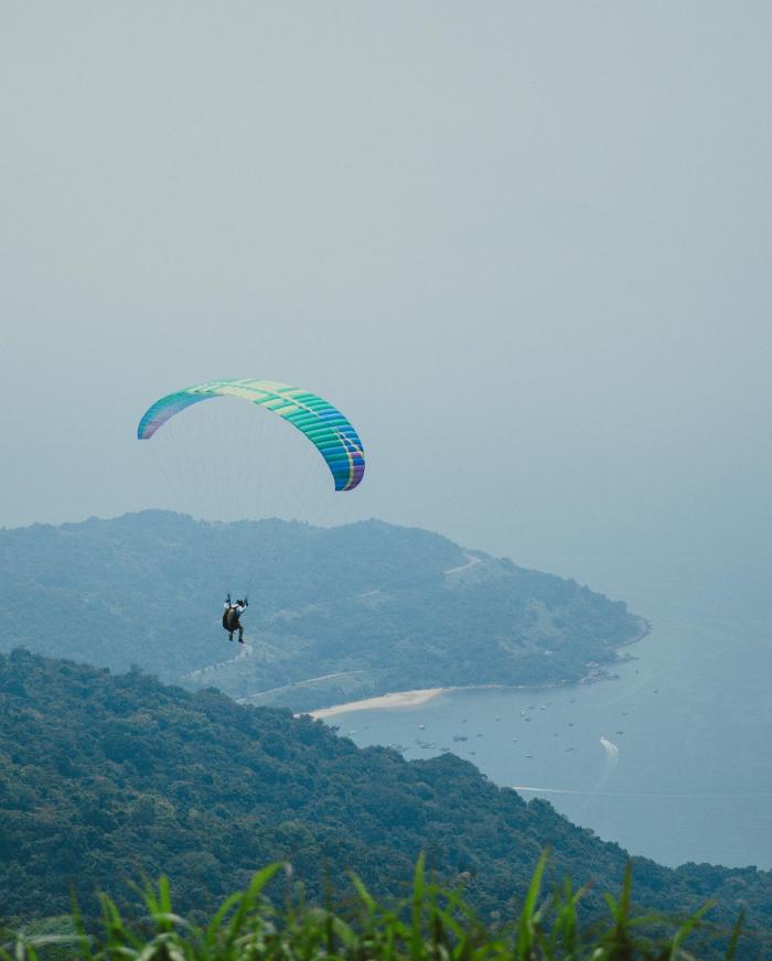 bay dù lượn ở Đà Nẵng