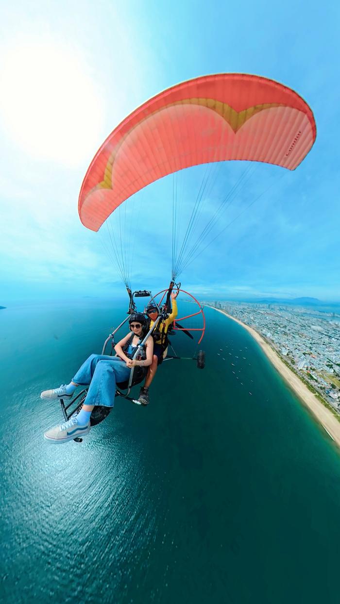 bay dù lượn ở Đà Nẵng