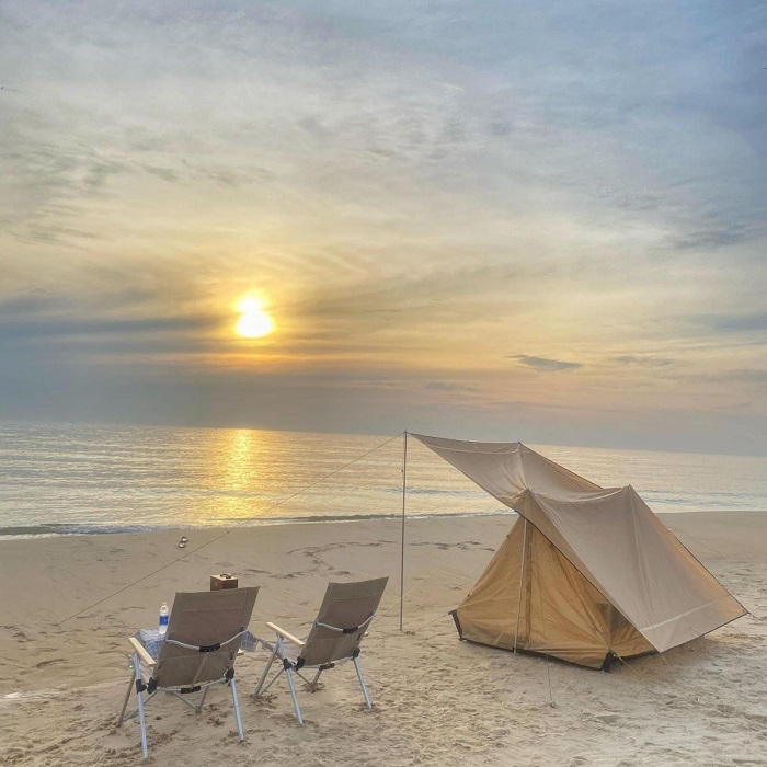 Được cắm trại trên đảo Ngọc Vừng Quảng Ninh nghe sóng biển vỗ thì còn gì bằng