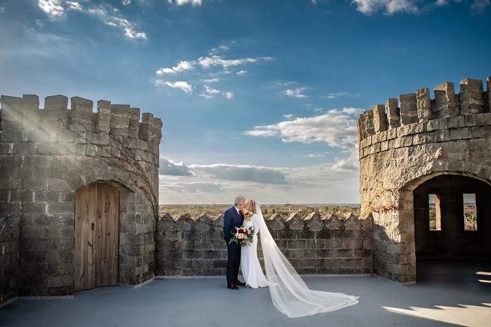 Lâu đài Ottis - một trong những lâu đài đẹp nhất Florida – là địa điểm nổi tiếng cho các lễ cưới lãng mạn