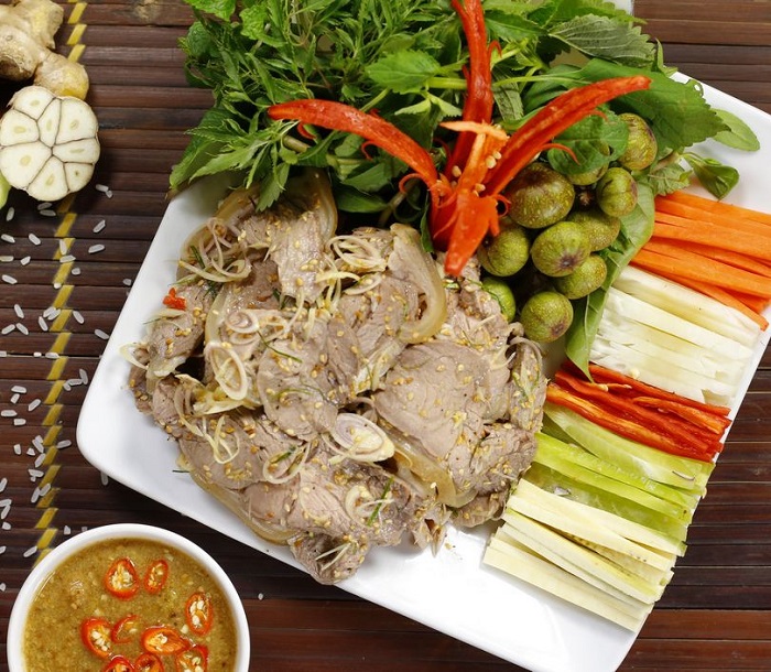 Cũng như miến lươn Ninh Bình, thịt dê được chế biến thành rất nhiều món ngon ở Ninh Bình 