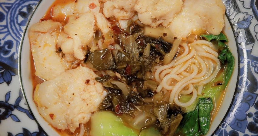 Canh cá chua là biểu tượng của bữa ăn sum vầy tại Quý Châu