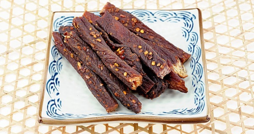 Ăn vặt cùng Tân Cương với món thịt bò khô