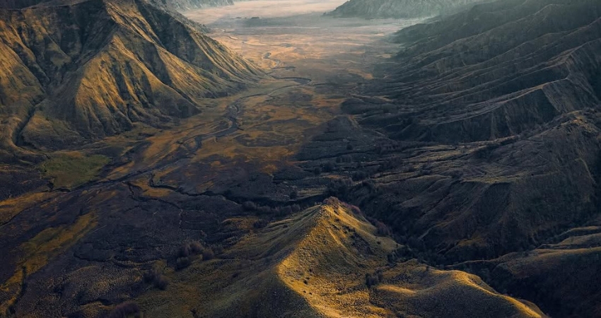 Theo cẩm nang du lịch Nagano, sa mạc Tengger trải rộng như một biển cát bất tận