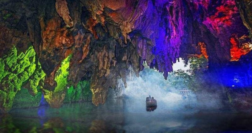 Mỗi góc nhỏ trong hang Shuanghe như chứa đựng cả một thần thoại