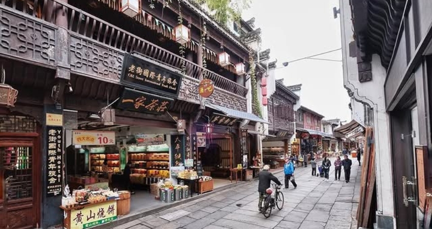 Vẻ đẹp nguyên sơ tựa như thước phim quay chậm trong phố cổ Tunxi