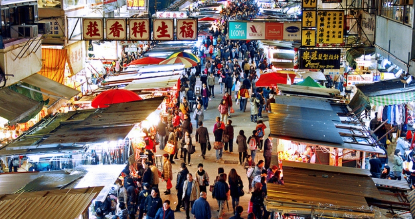 Sản phẩm thủ công tại những khu chợ địa phương