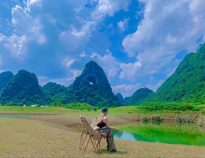 Ngồi bình yên cũng đủ chill chill tại núi Thủng Cao Bằng rồi