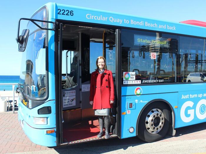 Di chuyển đến bãi biển Bondi Úc bằng xe bus