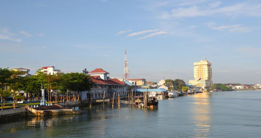 Du khách có thể du lịch Muar Malaysia vào tháng 5-9 để trải nghiệm nhiều hoạt động khám phá ngoài trời