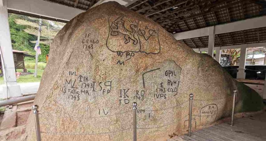 Batu Bersurat - cẩm nang du lịch Pangkor Malaysia