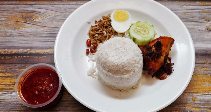 Nasi Lemak - cẩm nang du lịch Sungai Petani Malaysia