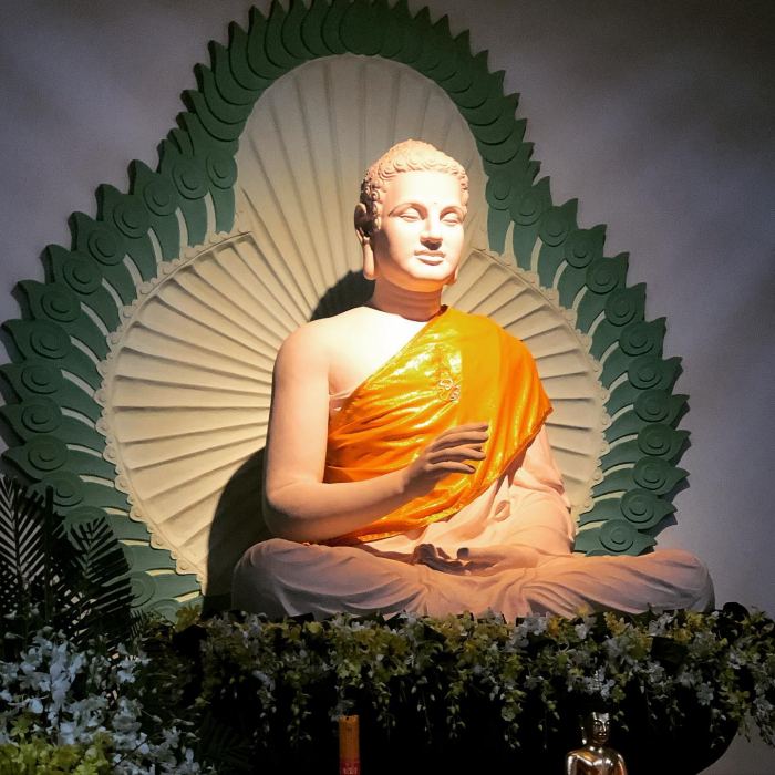 Chùa Huyền Không Sơn Trung Huế 
