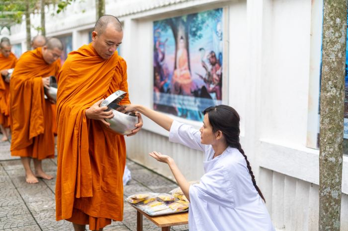 Chùa Huyền Không Sơn Trung Huế 