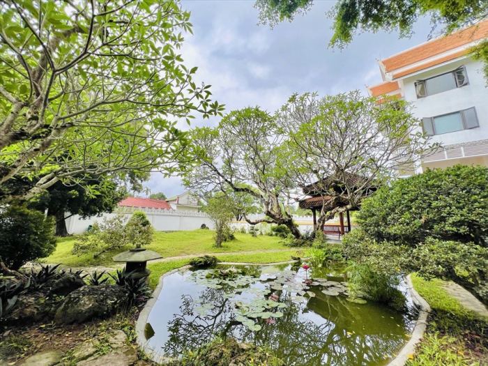 Chùa Huyền Không Sơn Trung Huế 