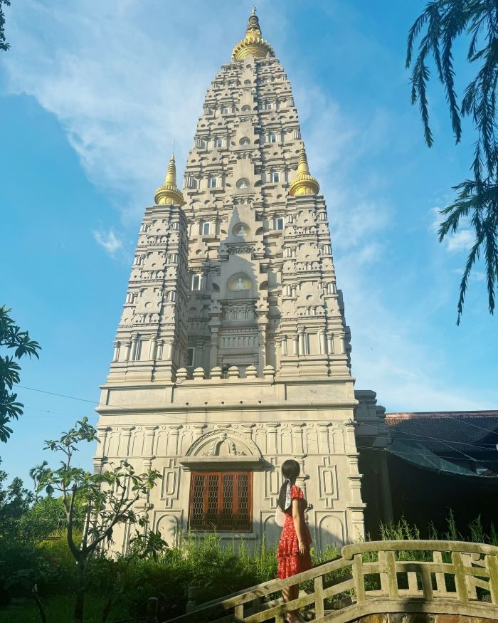 Chùa Huyền Không Sơn Trung Huế 