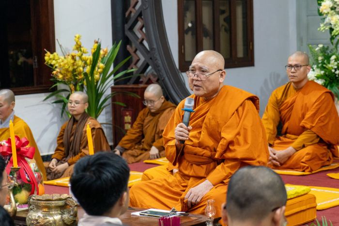 Chùa Huyền Không Sơn Trung Huế 