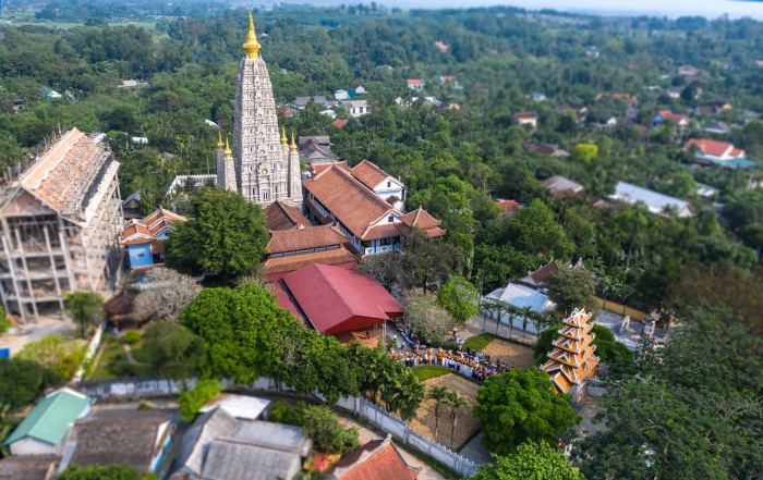 Chùa Huyền Không Sơn Trung Huế 