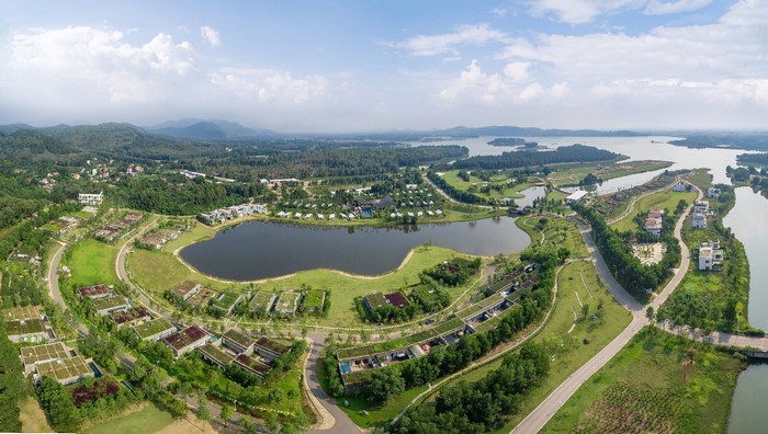 Flamingo Đại Lải Resort là một khu nghỉ dưỡng cao cấp tại Vĩnh Phúc.