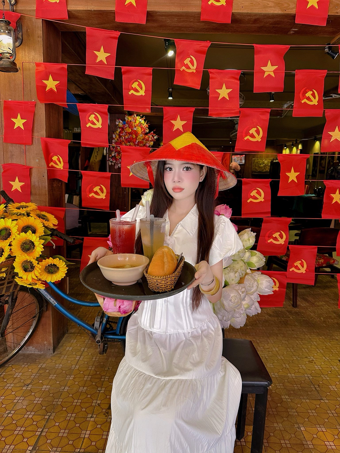 Quán cà phê trang trí 30 tháng 4 ở Sài Gòn với concept ngày xưa